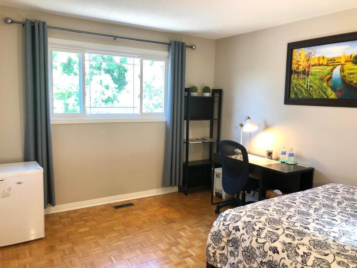 Comfort Rooms Near Toronto Airport Мисисага Екстериор снимка