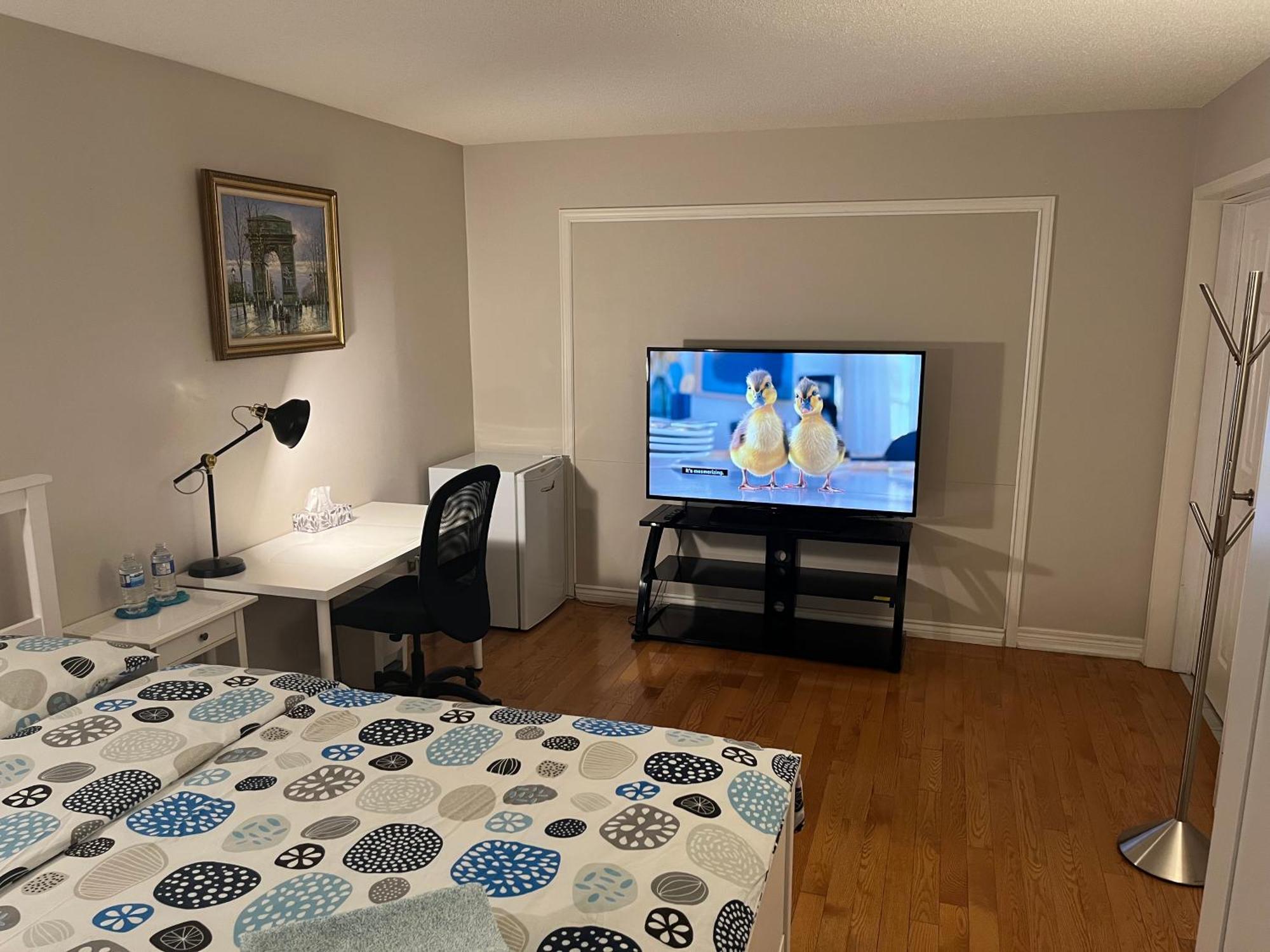 Comfort Rooms Near Toronto Airport Мисисага Стая снимка