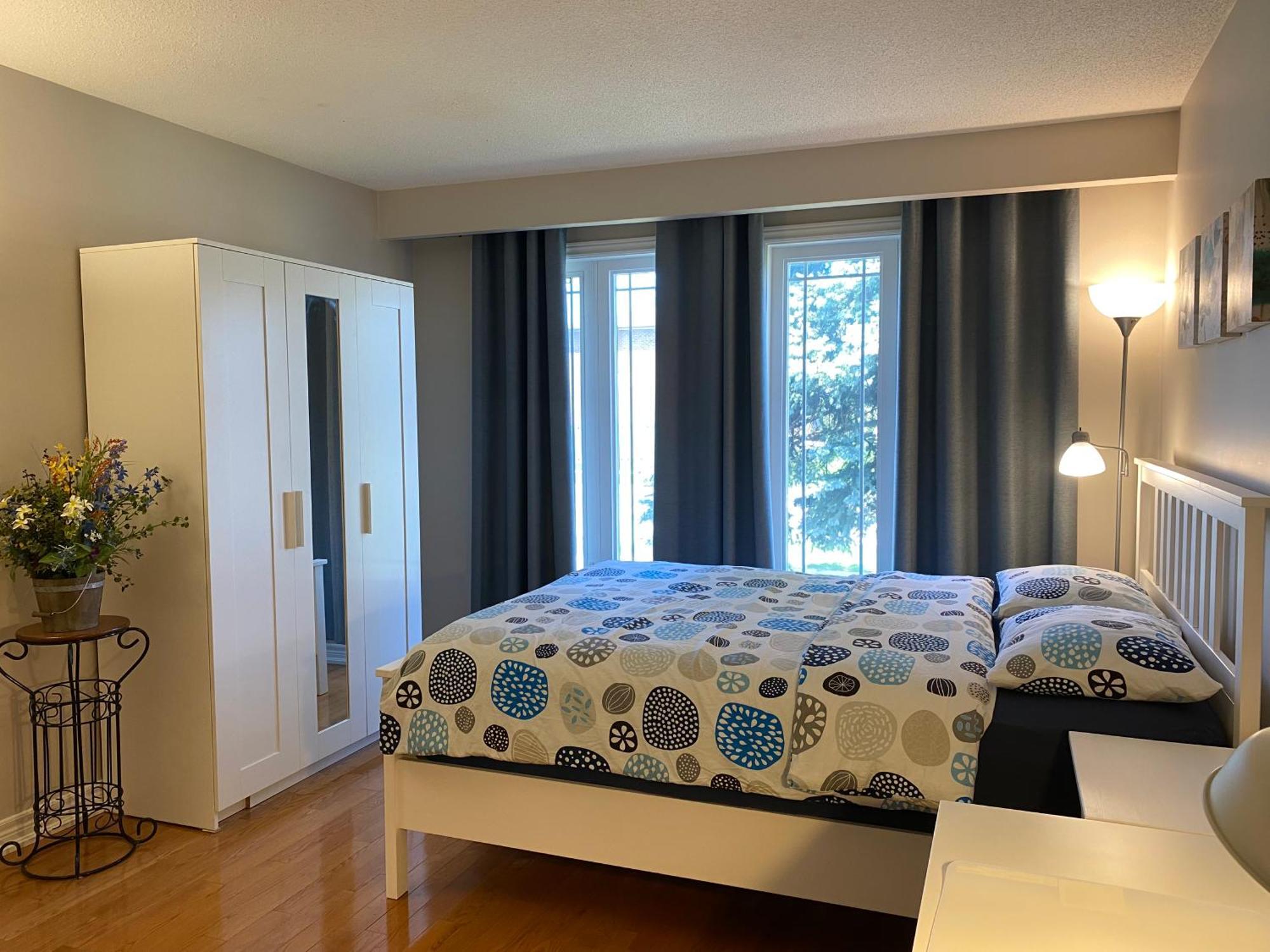 Comfort Rooms Near Toronto Airport Мисисага Стая снимка